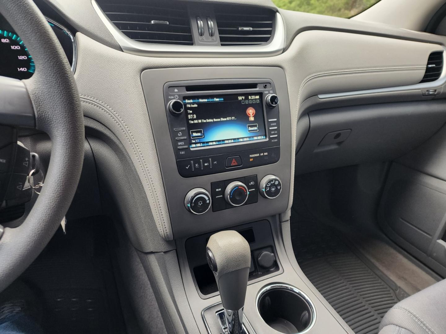 2017 Gray /Gray Chevrolet Traverse LS FWD (1GNKRFED9HJ) with an 3.6L V6 DOHC 24V engine, 6A transmission, located at 1221 Madison St., Shelbyville, TN, 37160, (931) 680-9439, 0.000000, 0.000000 - Photo#7